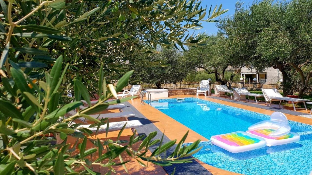 Family Friendly Apartments With A Swimming Pool Nevidjane, Pasman - 18054 Neviđane Eksteriør billede