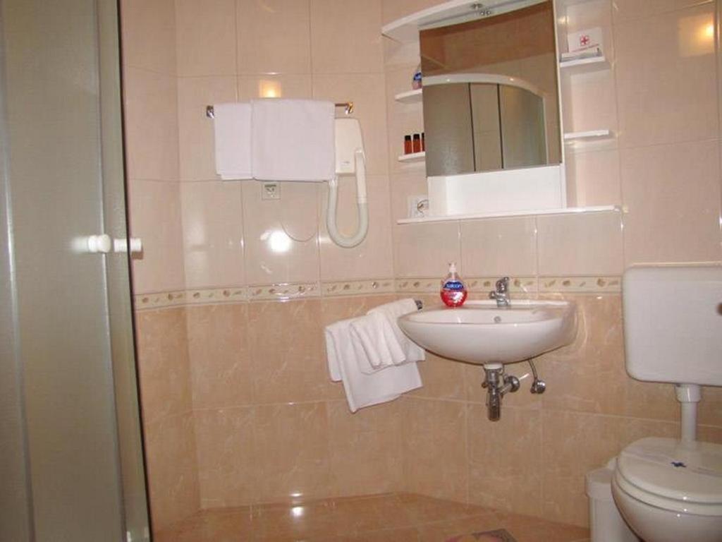 Family Friendly Apartments With A Swimming Pool Nevidjane, Pasman - 18054 Neviđane Eksteriør billede