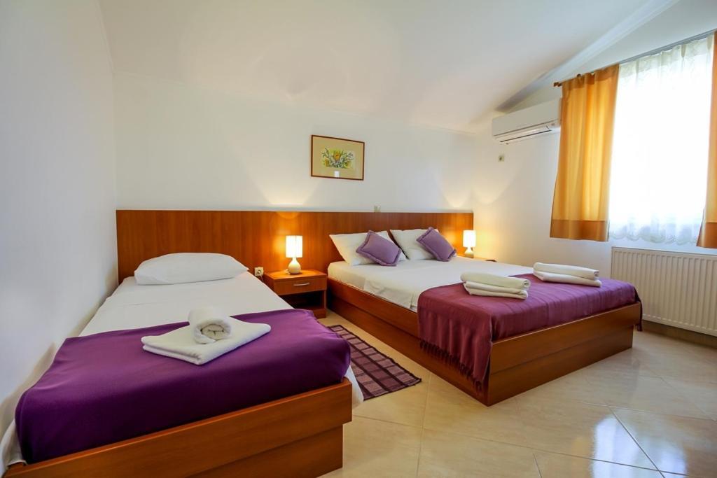 Family Friendly Apartments With A Swimming Pool Nevidjane, Pasman - 18054 Neviđane Eksteriør billede