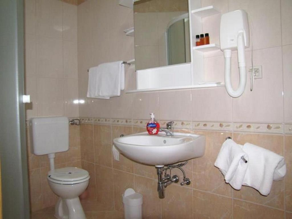Family Friendly Apartments With A Swimming Pool Nevidjane, Pasman - 18054 Neviđane Eksteriør billede